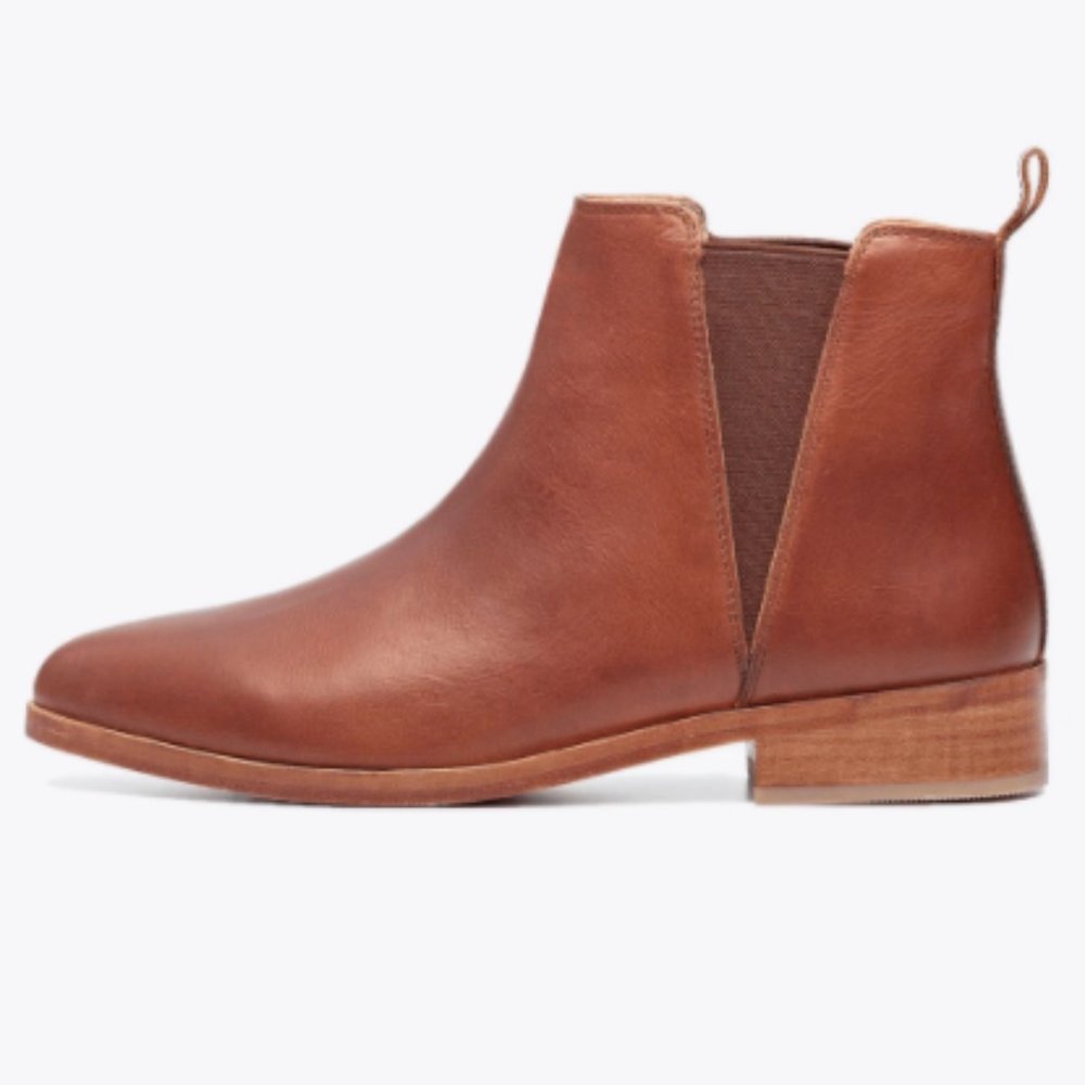 Nisolo Women's Chelsea Boot in Brandy